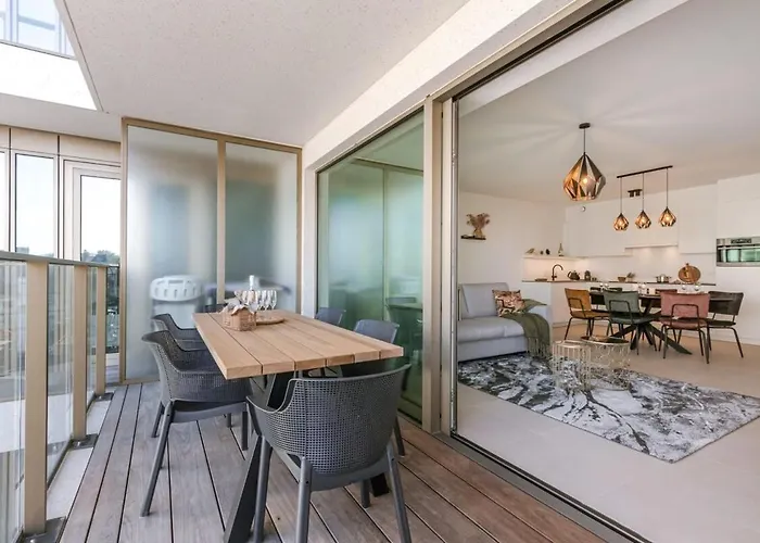 Huswell - Modern Apartment With South Facing Terrace